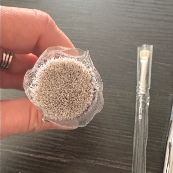 Set of Three Makeup Brushes - Picture 2 of 4